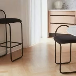 AYTM Angui Barhocker H92.5 Cm, Anthrazit -Cozy Living aytm angui bar chair anthracite boucle l37xw39xh925 2