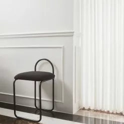 AYTM Angui Stuhl, Anthrazit -Cozy Living aytm angui chair anthracite boucle l37xw39xh68 4