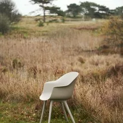 Gubi Bat Esszimmerstuhl Outdoor, New Beige 7 Gubi Bat Esszimmerstuhl Outdoor, New Beige -Cozy Living gubi bat esszimmerstuhl auenbereich 7