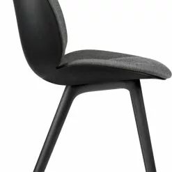 Gubi Beetle Stuhl Gepolstert Vorderseite / Kunststoffbasis, Remix 3 152 11 Gubi Beetle Stuhl Gepolstert Vorderseite / Kunststoffbasis, Remix 3 152 -Cozy Living gubi beetle dining chair black plastic 3
