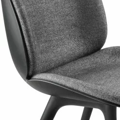 Gubi Beetle Stuhl Gepolstert Vorderseite / Kunststoffbasis, Plain 0023 7 Gubi Beetle Stuhl Gepolstert Vorderseite / Kunststoffbasis, Plain 0023 -Cozy Living gubi beetle dining chair front black plastic 7
