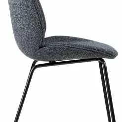 Gubi Beetle Stuhl Gepolstert / Kegelförmige Basis, Around Bouclé 023 -Cozy Living gubi beetle dining chair front matt black 14