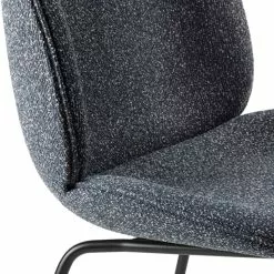 Gubi Beetle Stuhl Gepolstert / Kegelförmige Basis, Around Bouclé 023 -Cozy Living gubi beetle dining chair front matt black 15