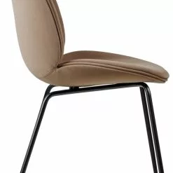 Gubi Beetle Stuhl Gepolstert / Kegelförmige Basis, Sunday 034 -Cozy Living gubi beetle dining chair front matt black 26