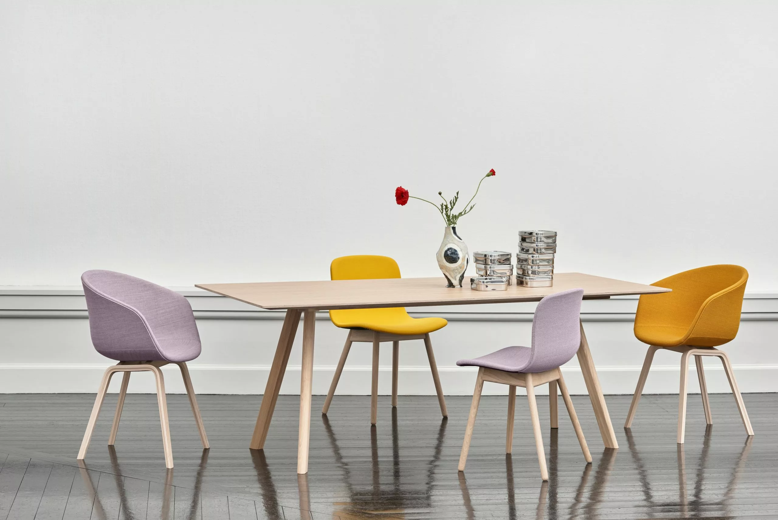 Hay AAC 23 Stuhl, Mit Wasserlack Behandelte Eiche / Steelcut Trio 446 2 Hay AAC 23 Stuhl, Mit Wasserlack Behandelte Eiche / Steelcut Trio 446 – Bild 2