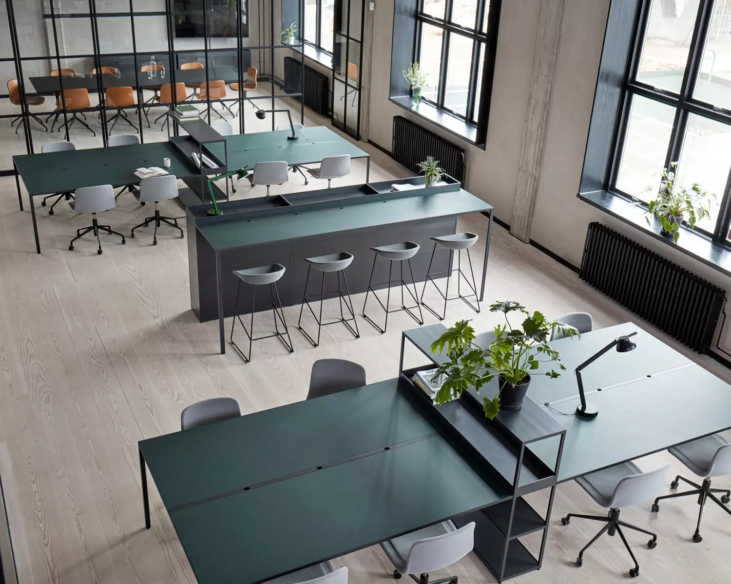 Hay AAS 38 Barhocker Niedrig, Weißes Gestell / Dusty Green 2 Hay AAS 38 Barhocker Niedrig, Weißes Gestell / Dusty Green – Bild 2