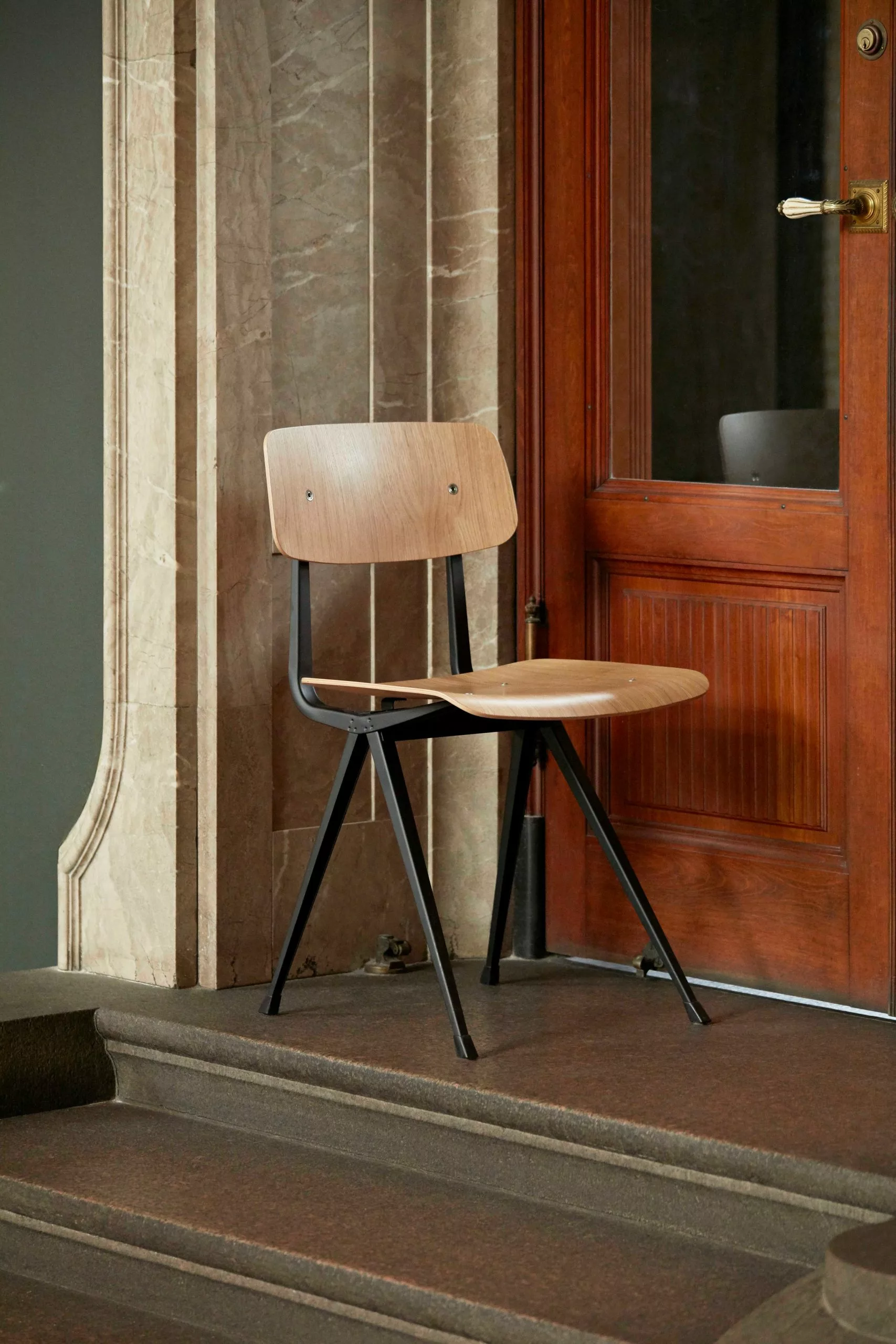 Hay Result Stuhl, Schwarz / Eiche, Wasserbasierter Lack 3 Hay Result Stuhl, Schwarz / Eiche, Wasserbasierter Lack – Bild 3