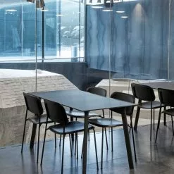 Hay Soft Edge 10 Stuhl Wasserbasiert Lack, Schwarzer Sitz / Schwarze Beine -Cozy Living hay soft edge 10 stuhl wasserbasiert lack 13