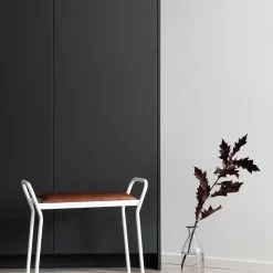 Maze Anyone Hocker, Weiß/Vintage Cognac 9 Maze Anyone Hocker, Weiß/Vintage Cognac -Cozy Living maze anyone hocker 10