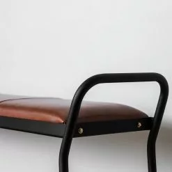 Maze Anytwo Hocker, Schwarz/ Vintage Cognac 7 Maze Anytwo Hocker, Schwarz/ Vintage Cognac -Cozy Living maze anytwo hocker 5