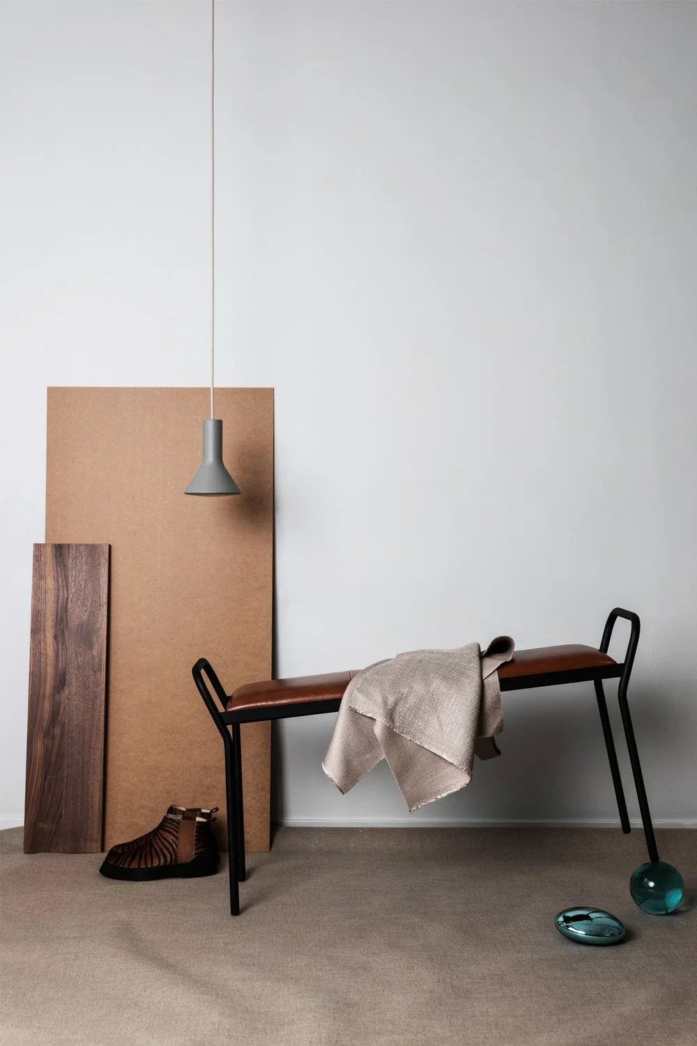 Maze Anytwo Hocker, Schwarz/ Vintage Cognac 5 Maze Anytwo Hocker, Schwarz/ Vintage Cognac – Bild 5