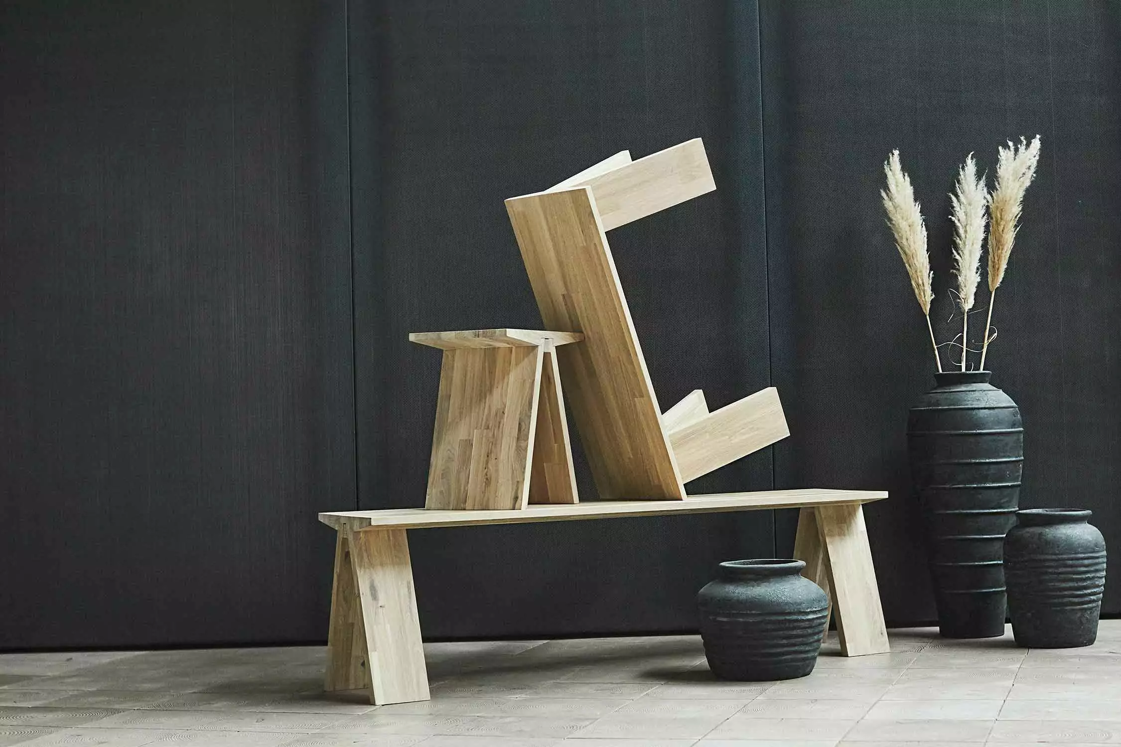 Muubs Angle Stool Solid Oak, Natural / Oil 4 Muubs Angle Stool Solid Oak, Natural / Oil – Bild 4