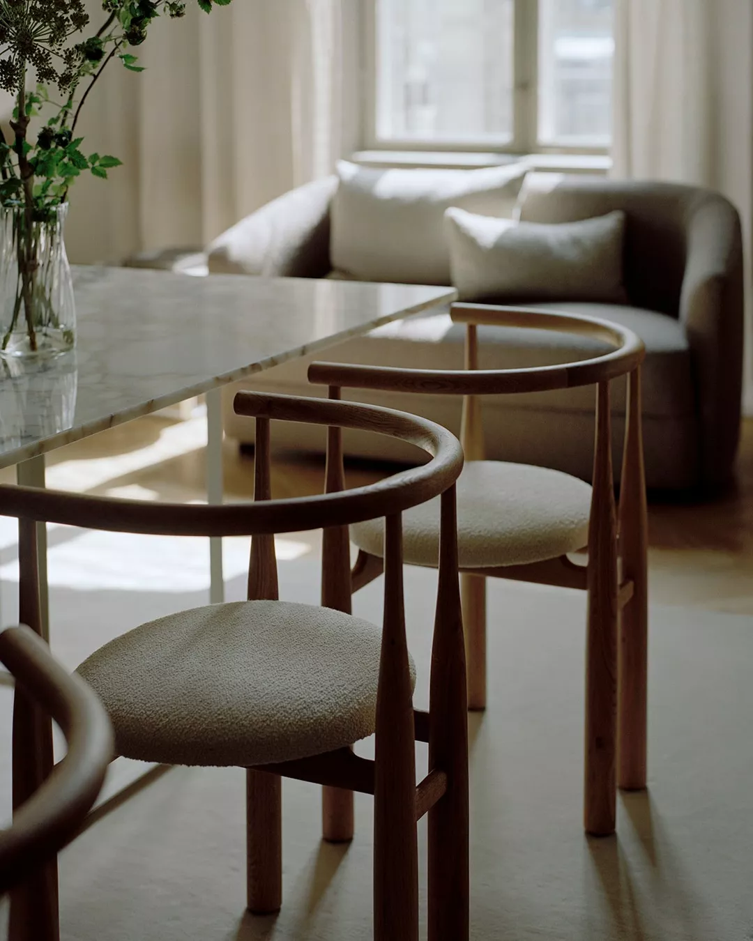 New Works Bukowski Stuhl, Eiche / Lana 024 2 New Works Bukowski Stuhl, Eiche / Lana 024 – Bild 2