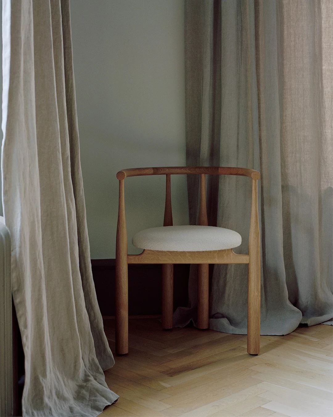 New Works Bukowski Stuhl, Eiche / Lana 024 5 New Works Bukowski Stuhl, Eiche / Lana 024 – Bild 5