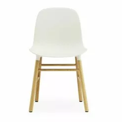 Normann Copenhagen Form Stuhl, Weiss/Eiche