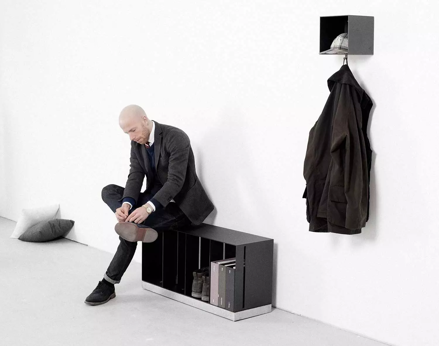 Röshults Manhattan Bench Regal Im Eisen, Anthrazit 2 Röshults Manhattan Bench Regal Im Eisen, Anthrazit – Bild 2