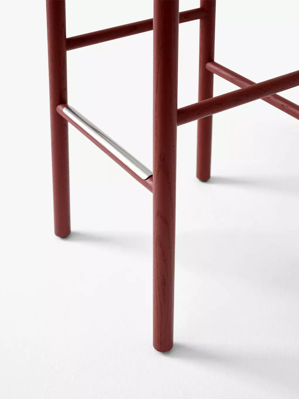 &Tradition Betty TK7 Barhocker TK7, Maroon / Natürlich 3 &Tradition Betty TK7 Barhocker TK7, Maroon / Natürlich – Bild 3