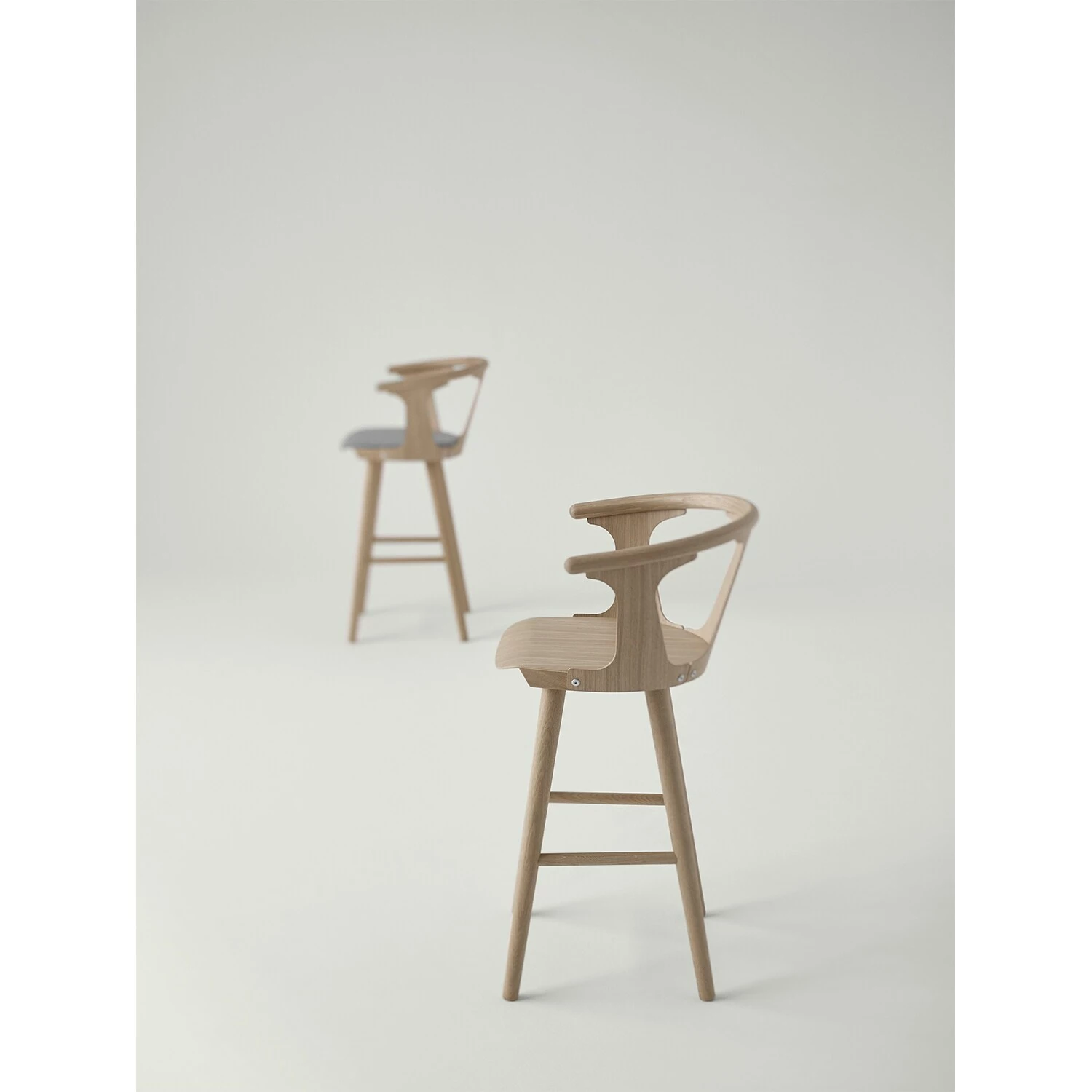 &Tradition In Between Barhocker Sk7, Geölte Eiche 2 &Tradition In Between Barhocker Sk7, Geölte Eiche – Bild 2