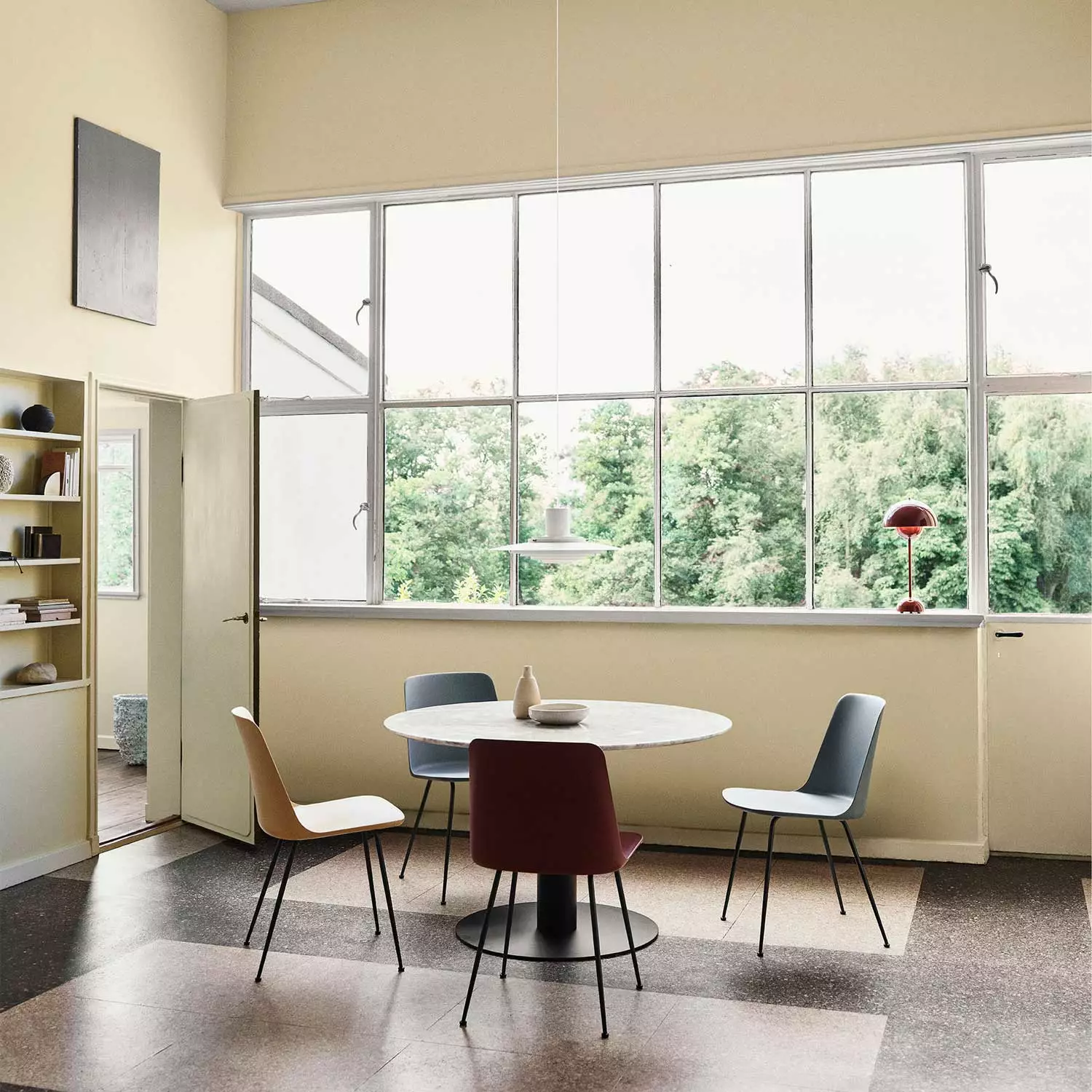 &Tradition Rely Stuhl HW6, Schwarz / Hellblau 3 &Tradition Rely Stuhl HW6, Schwarz / Hellblau – Bild 3