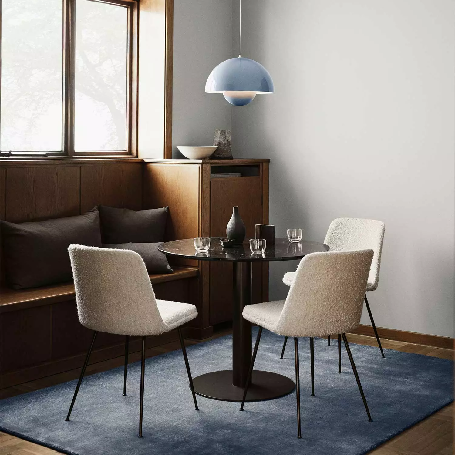 &Tradition Rely Stuhl HW9, Brüniert / Karakorum 003 Beige 4 &Tradition Rely Stuhl HW9, Brüniert / Karakorum 003 Beige – Bild 4